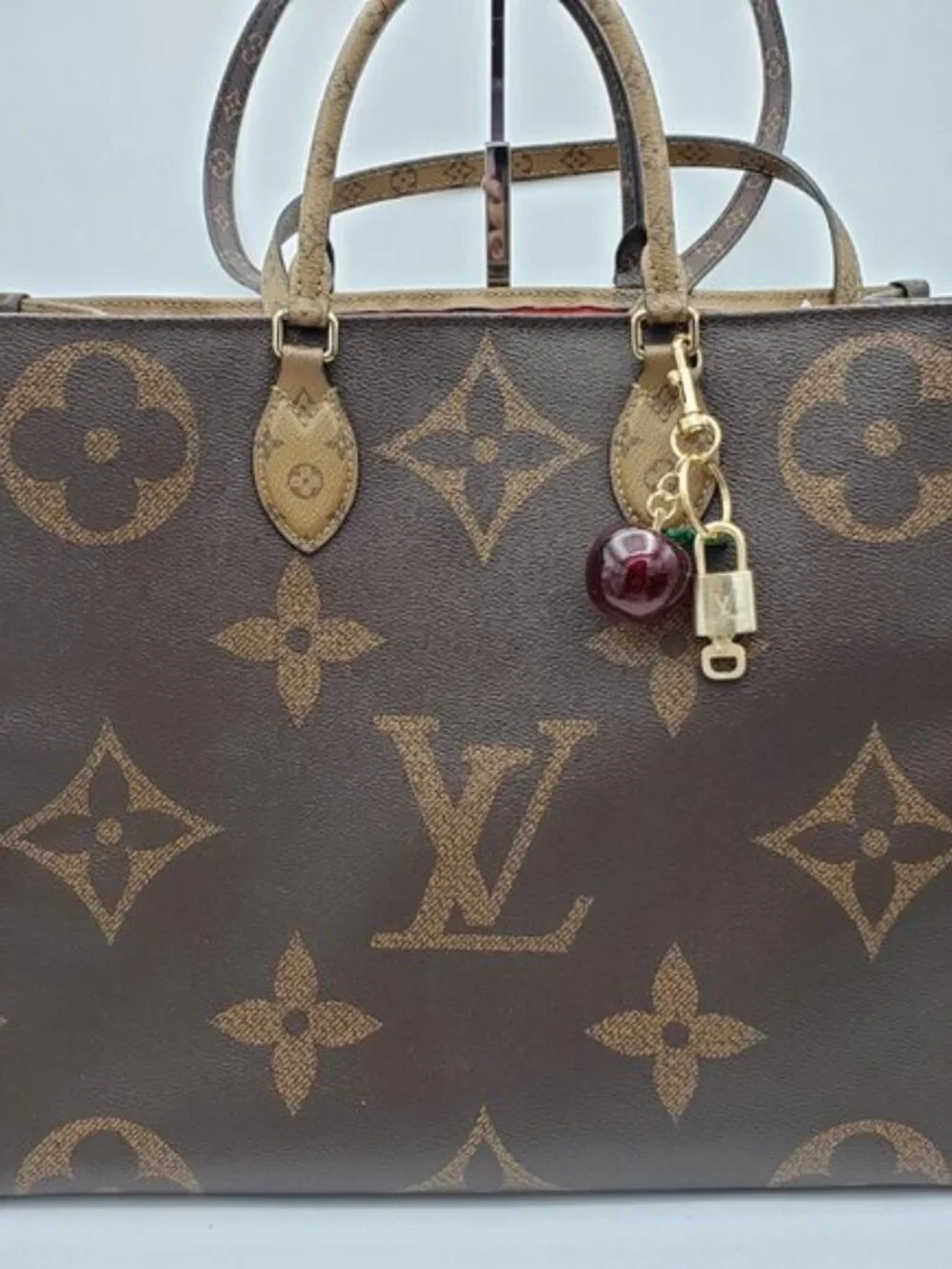 Louis Vuitton Gold Padlock 🔑 Authentic LV Unbranded Apple Keychain Bag Charm